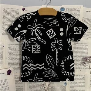 H&M Black and White Kids Graphic T-Shirt 3T/4T Size